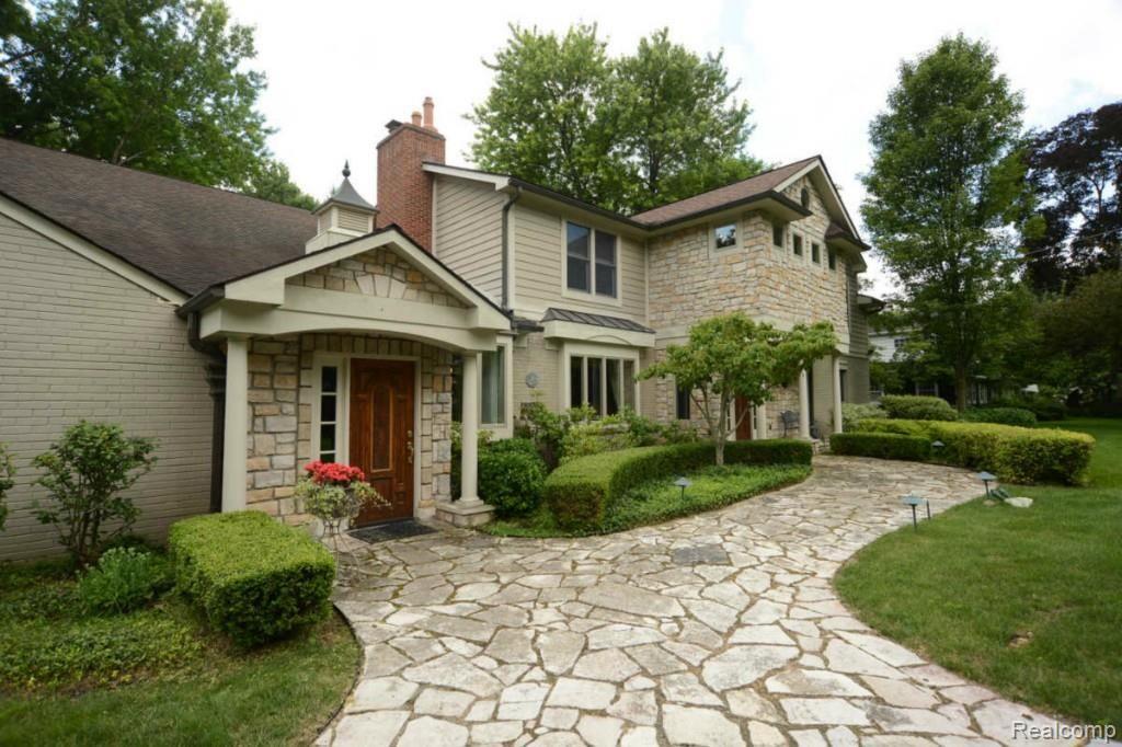 839 Lone Pine Road Bloomfield Hills, MI 48302 - Photo 2 of 36 RYGDJA_still_fvhs.jpg
