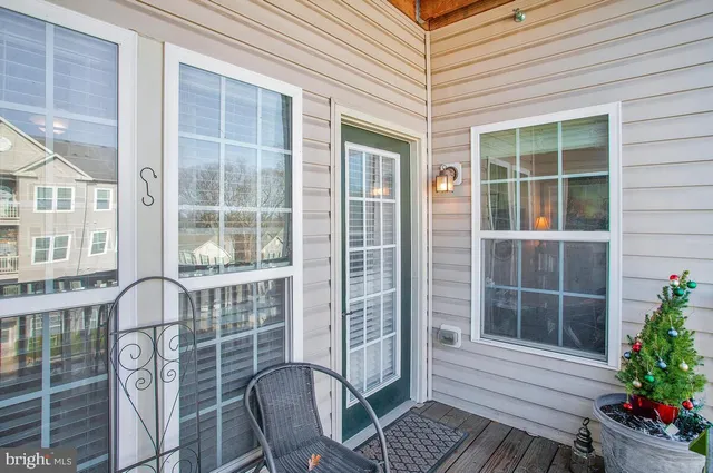 $212,500 | 5301 Wyndholme Circle, Unit 302, Baltimore, MD 21229