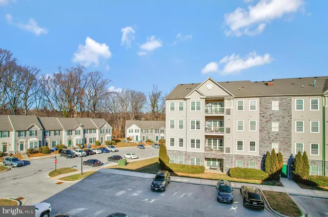 $212,500 | 5301 Wyndholme Circle, Unit 302, Baltimore, MD 21229