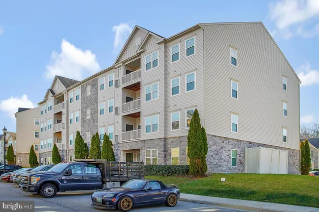 $212,500 | 5301 Wyndholme Circle, Unit 302, Baltimore, MD 21229