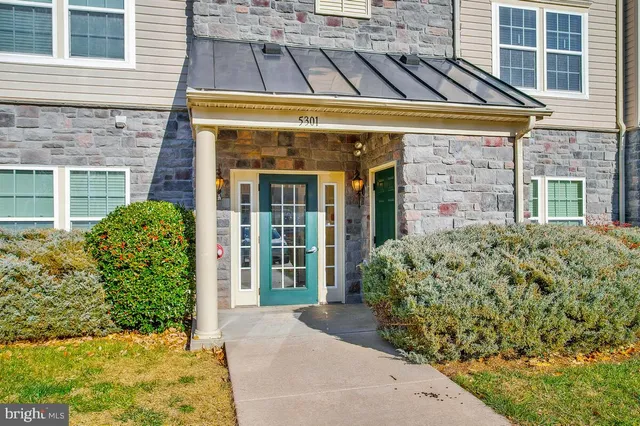 $212,500 | 5301 Wyndholme Circle, Unit 302, Baltimore, MD 21229