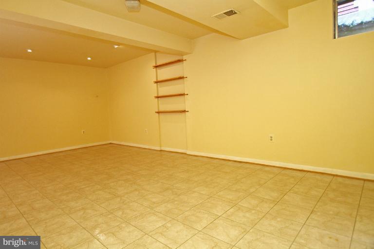 2108 Salt Kettle Way Reston, VA 20191 - Photo 3 of 28 Basement