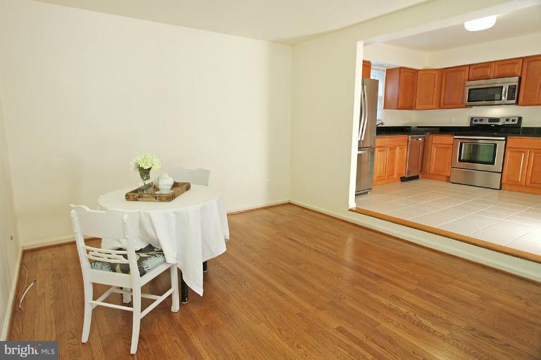 2108 Salt Kettle Way Reston, VA 20191 - Photo 22 of 28 Family Room