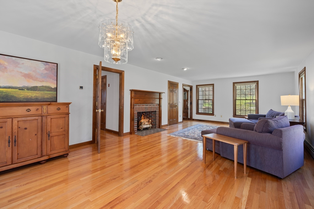 60 Cambridge Road Hampstead, NH 03841 - Photo 4 of 33
