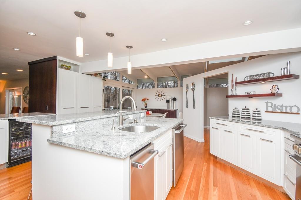 52 Damon Road Needham, MA 02494 - Photo 4 of 26