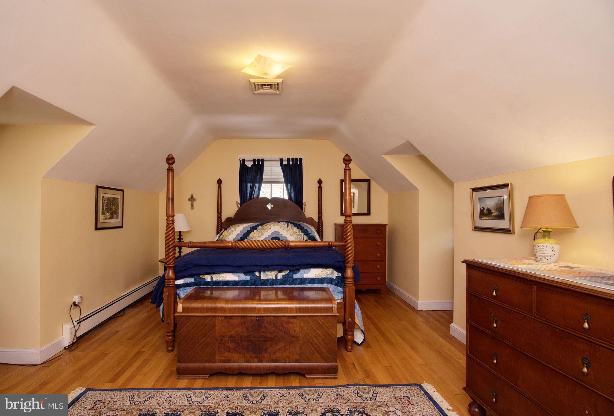 1701 Alsace Road Reading, PA 19604 - Photo 24 of 40 Bedroom with Private Bathroom