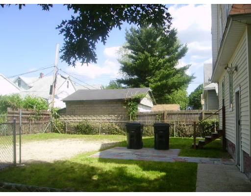 131-133 Parkside Street Springfield, MA 01104 - Photo 8 of 8 Gallery Image 8