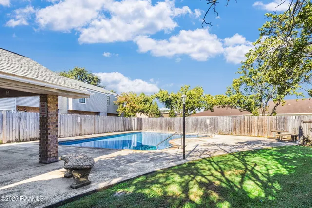 $110,000 | 100 Winchester Drive, Unit 704, Lafayette, LA 70506