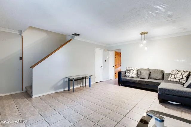 $110,000 | 100 Winchester Drive, Unit 704, Lafayette, LA 70506