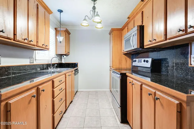 $110,000 | 100 Winchester Drive, Unit 704, Lafayette, LA 70506