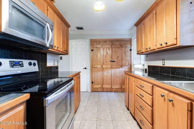 $110,000 | 100 Winchester Drive, Unit 704, Lafayette, LA 70506