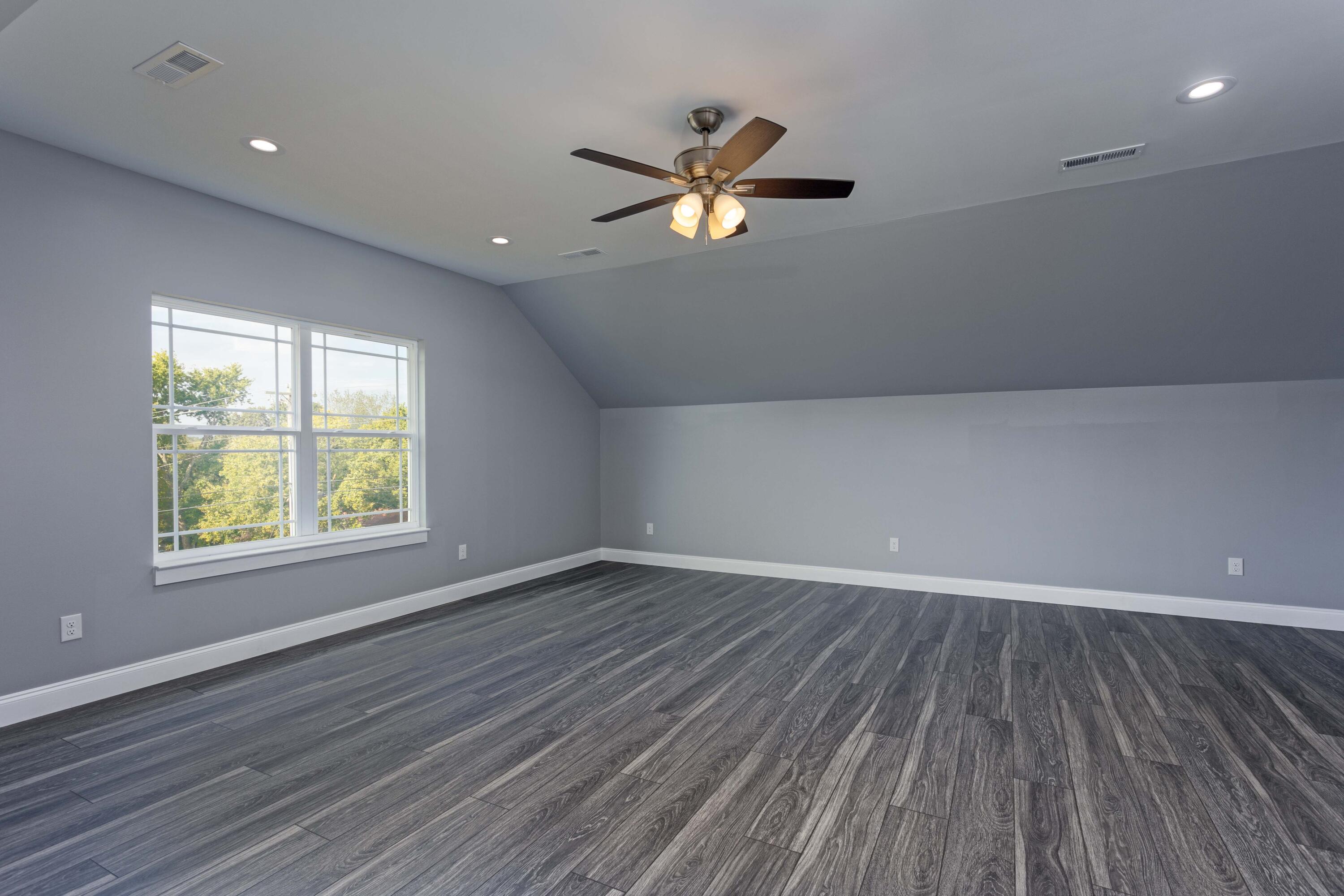590 Edgewater Street Dayton, TN 37321 - Photo 23 of 31 Upstairs Bedroom