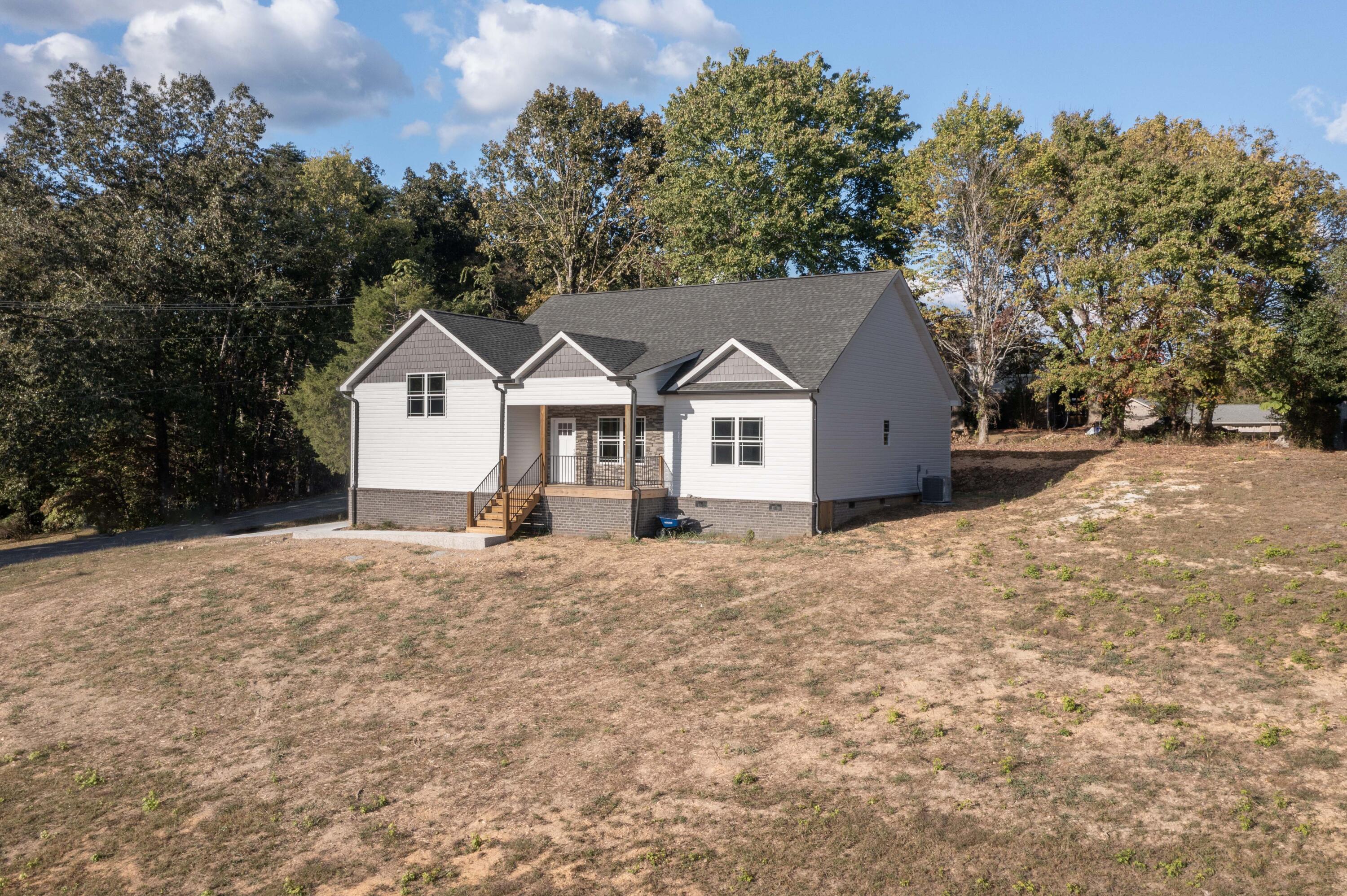 590 Edgewater Street Dayton, TN 37321 - Photo 29 of 31 Front Of House