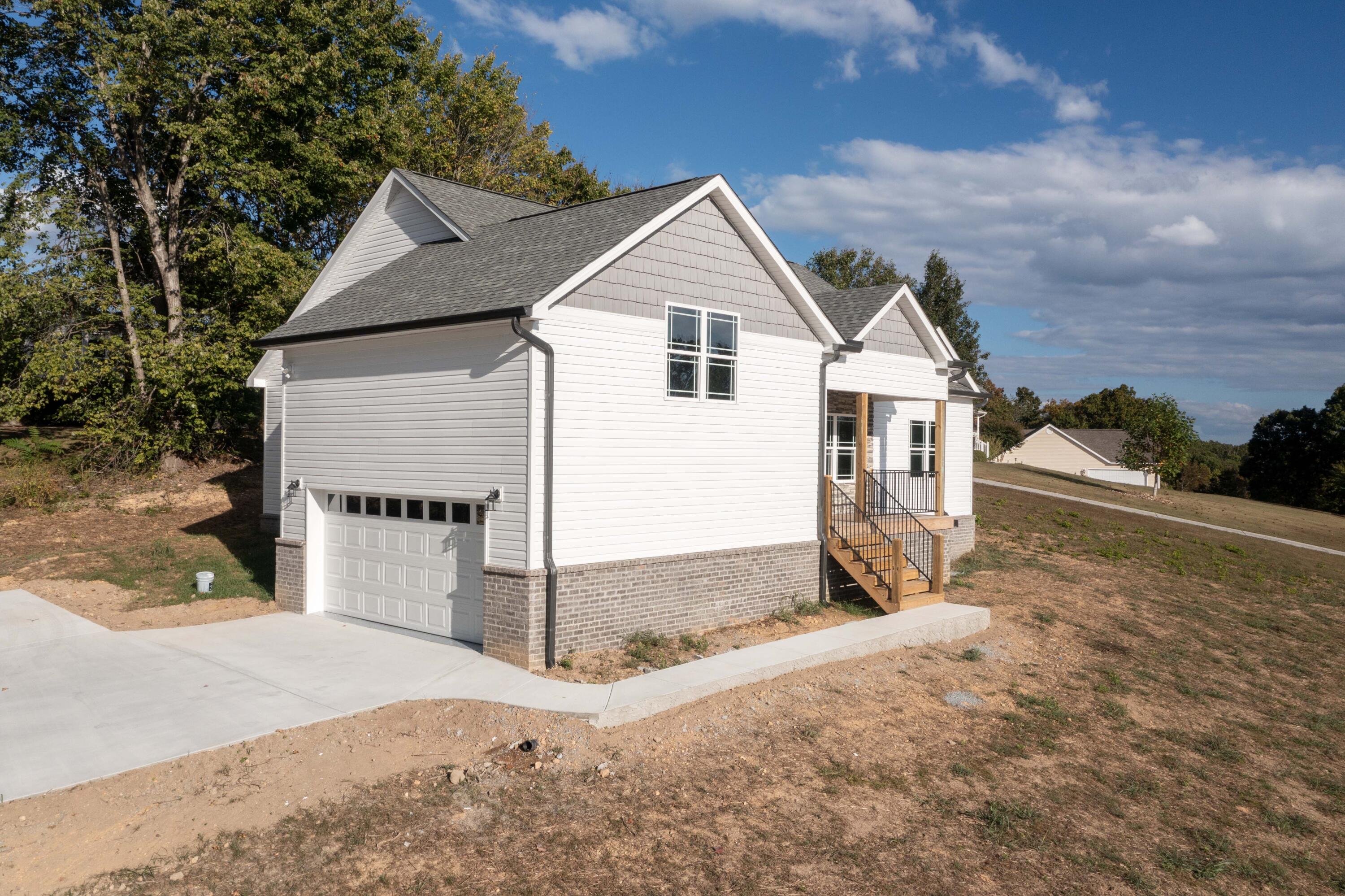 590 Edgewater Street Dayton, TN 37321 - Photo 30 of 31 Garage