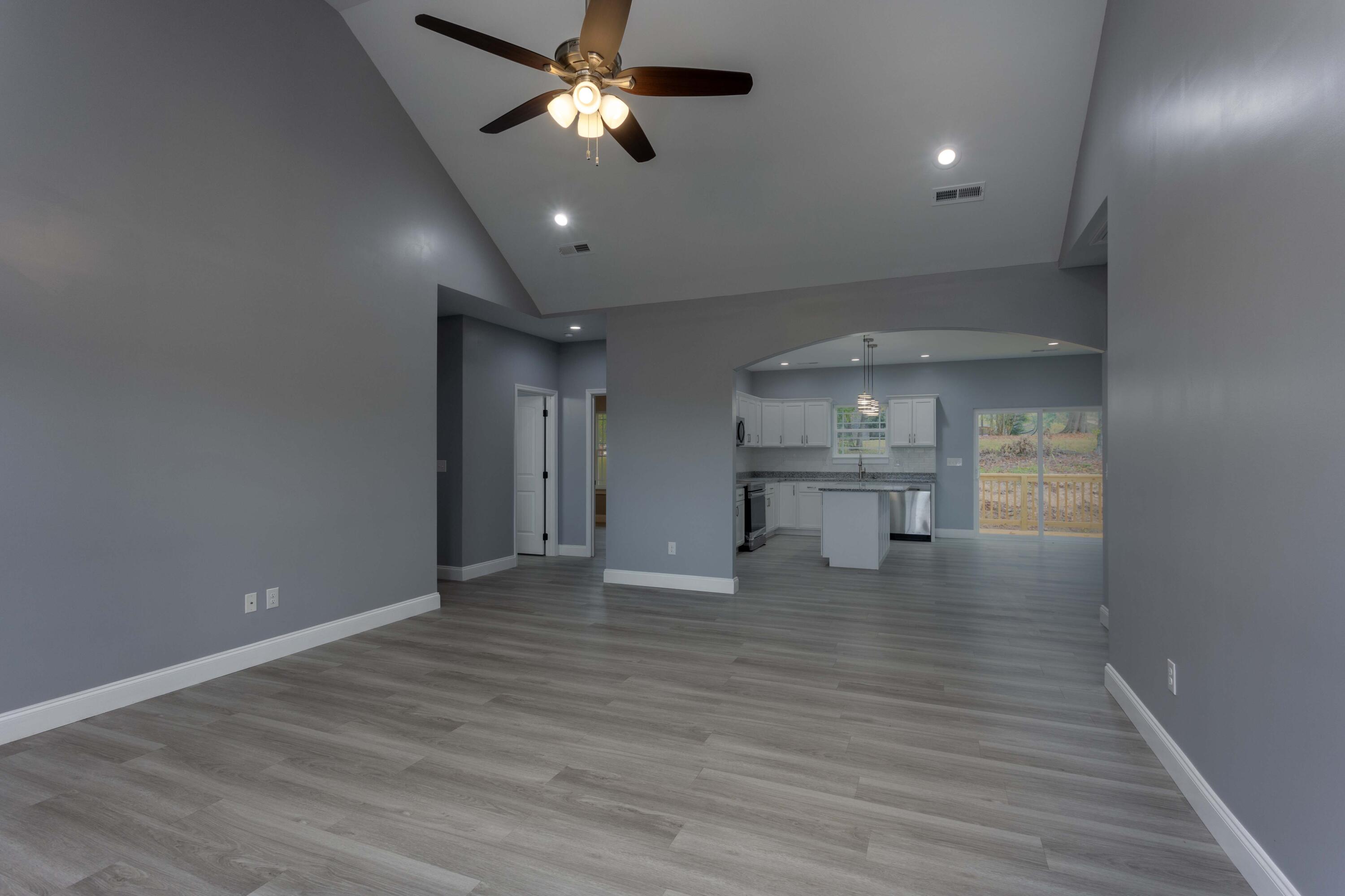 590 Edgewater Street Dayton, TN 37321 - Photo 8 of 31 Living Room