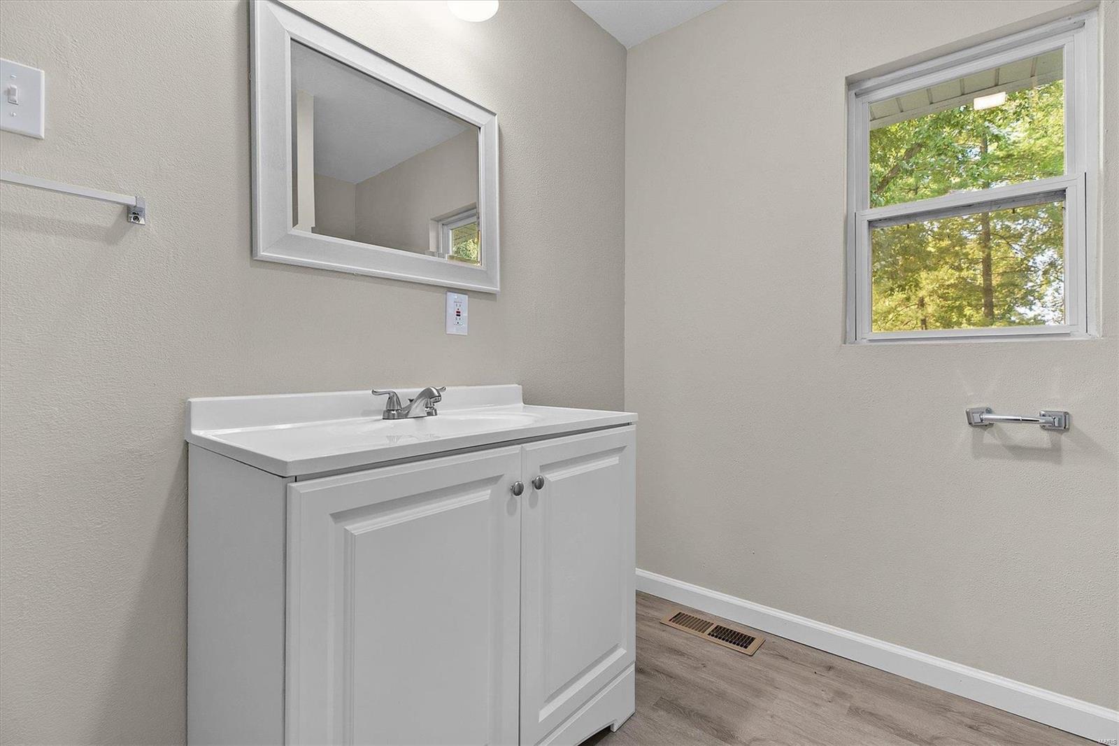 9209 Bunkum Road Fairview Heights, IL 62208 - Photo 12 of 24 Gallery Image 12