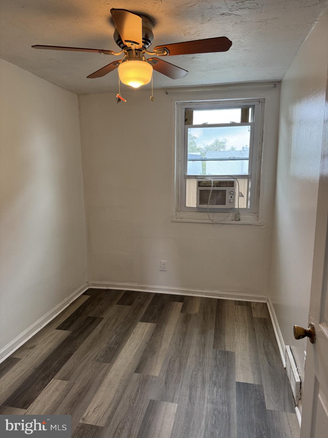 927 Grant Road Folcroft, PA 19032 - Photo 12 of 15 Bedroom 3