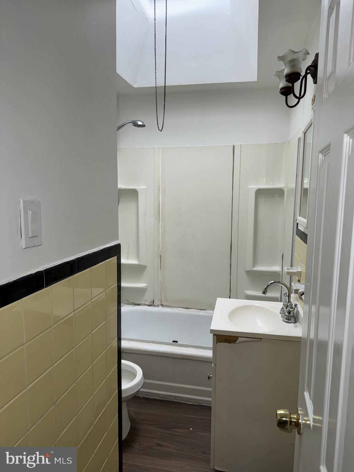 927 Grant Road Folcroft, PA 19032 - Photo 15 of 15 Bathroom