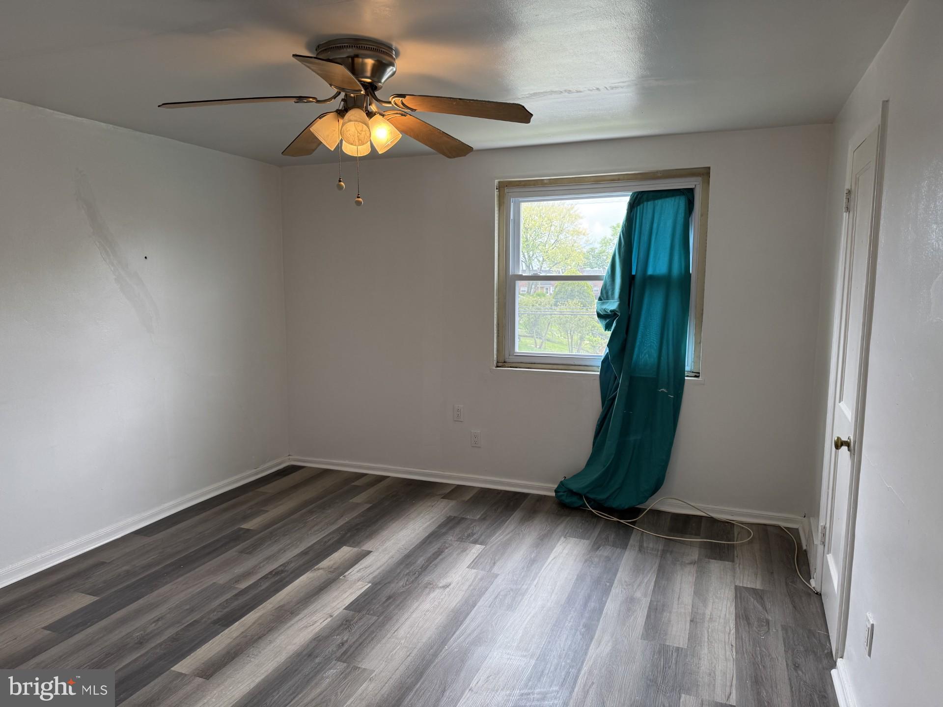 927 Grant Road Folcroft, PA 19032 - Photo 8 of 15 Main Bedroom