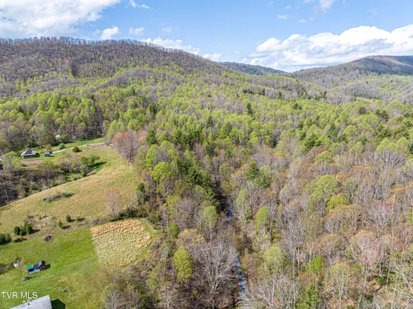 $250,000 | 513 Beadwood Lane, Damascus, VA 24236