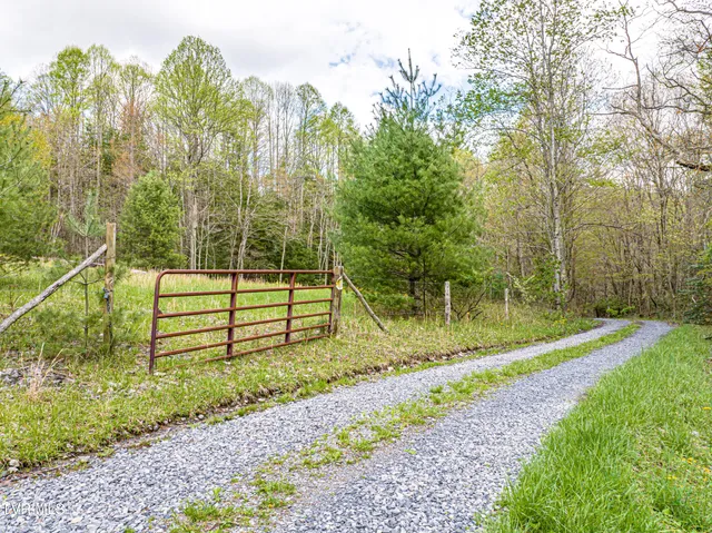 $274,000 | 513 Beadwood Lane, Damascus, VA 24236