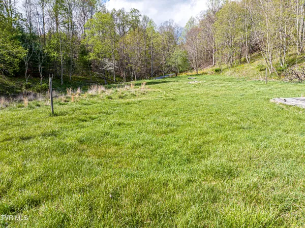 $250,000 | 513 Beadwood Lane, Damascus, VA 24236