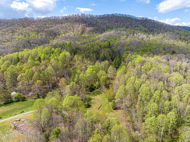 $274,000 | 513 Beadwood Lane, Damascus, VA 24236