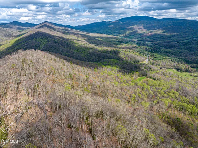 $274,000 | 513 Beadwood Lane, Damascus, VA 24236