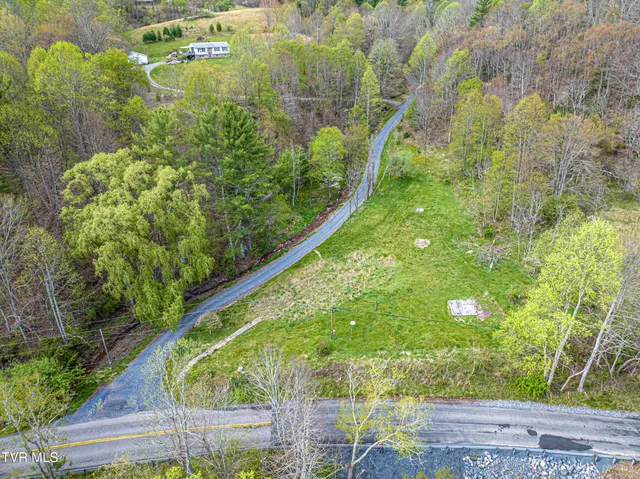 $274,000 | 513 Beadwood Lane, Damascus, VA 24236