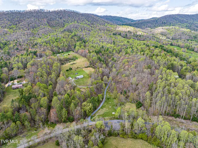 $274,000 | 513 Beadwood Lane, Damascus, VA 24236