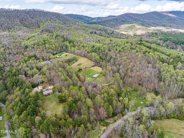 $250,000 | 513 Beadwood Lane, Damascus, VA 24236