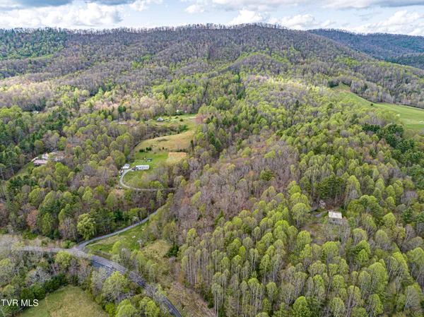 $250,000 | 513 Beadwood Lane, Damascus, VA 24236