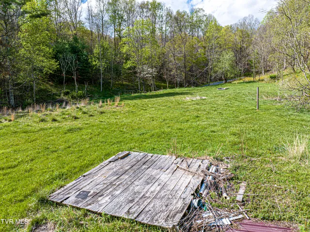 $274,000 | 513 Beadwood Lane, Damascus, VA 24236