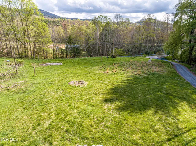 $274,000 | 513 Beadwood Lane, Damascus, VA 24236