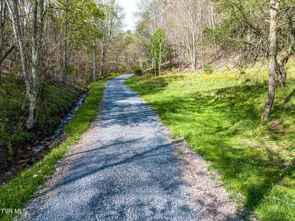 $250,000 | 513 Beadwood Lane, Damascus, VA 24236