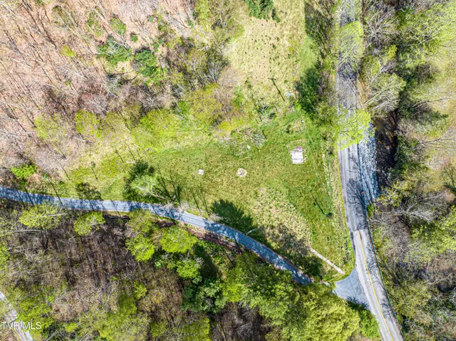 $274,000 | 513 Beadwood Lane, Damascus, VA 24236