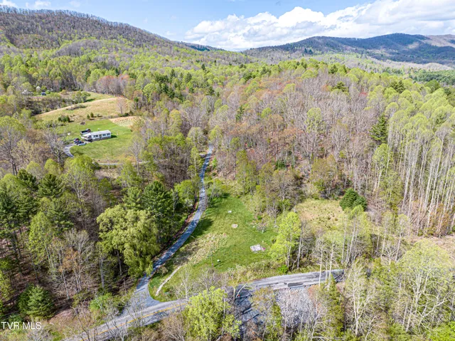 $274,000 | 513 Beadwood Lane, Damascus, VA 24236