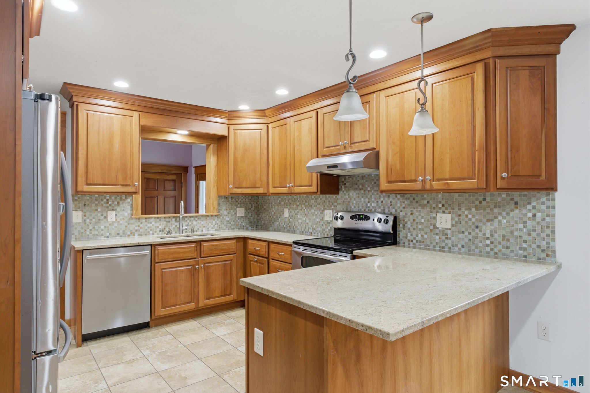 89 Anne Road Southington, CT 06479 - Photo 6 of 40