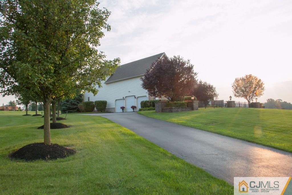 1 Baker Way Pennington, NJ 08534 - Photo 21 of 25 a view of backyard with green space
