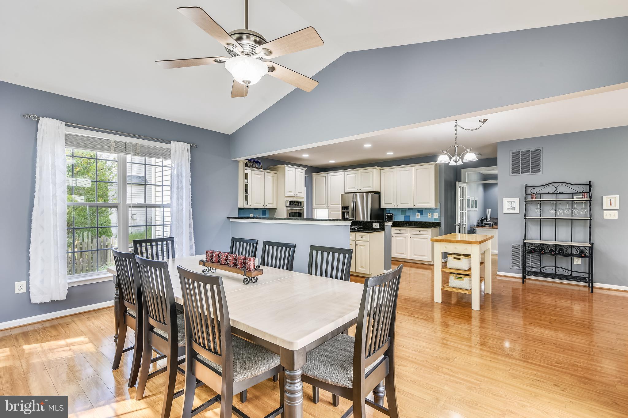 25853 Spring Farm Circle Chantilly, VA 20152 - Photo 15 of 80 Dining Room