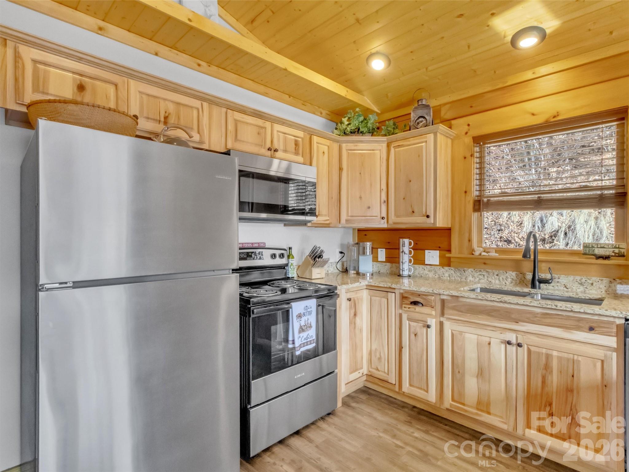 24 Hawthorn Road Waynesville, NC 28785 - Photo 7 of 34