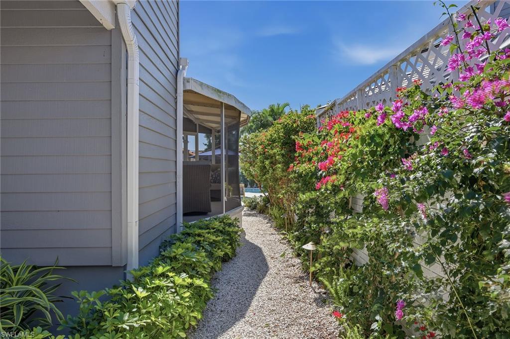 625 Bridge Way Lane Naples, FL 34108 - Photo 22 of 27