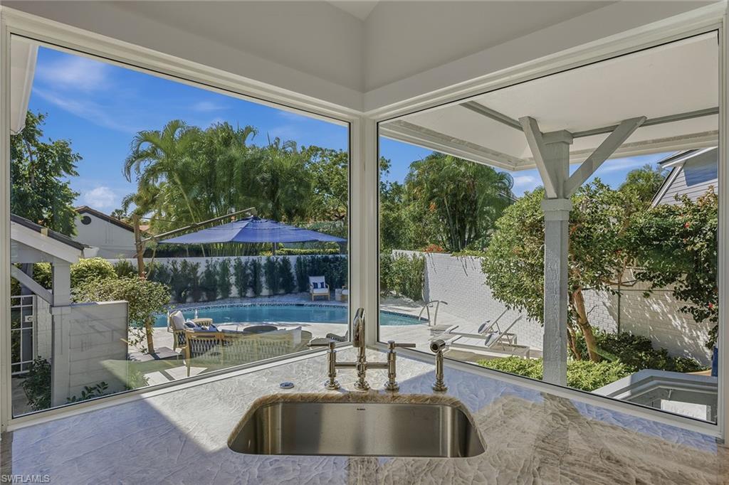 625 Bridge Way Lane Naples, FL 34108 - Photo 8 of 27