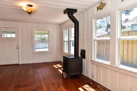 $900,000 | 53 Ocean View Avenue, Dillon Beach, CA 94929