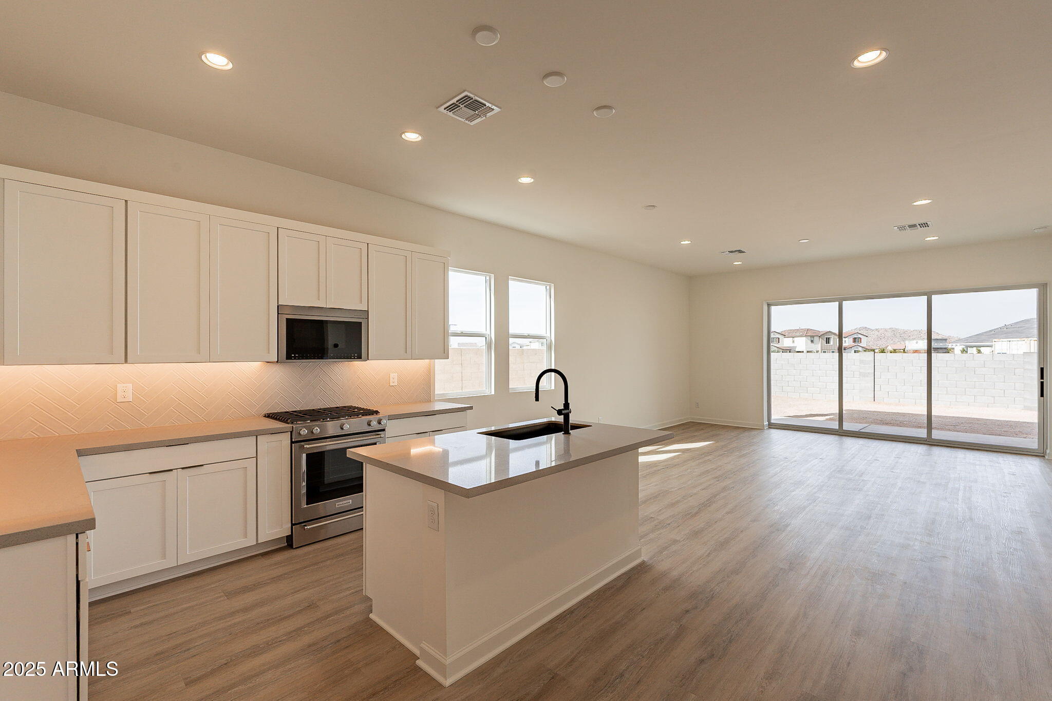 17990 West Long Lake Road Goodyear, AZ 85338 - Photo 7 of 29 10-web-or-mls-Long-10 (2)