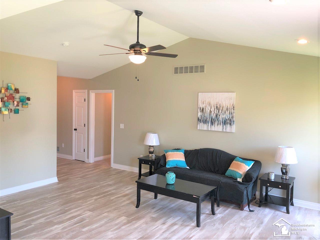 4756 Sycamore Road Newport, MI 48166 - Photo 5 of 21 31385550-4.JPG