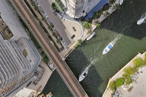 $405,000 | 690 Southwest 1st Court, Unit 1213, Miami, FL 33130