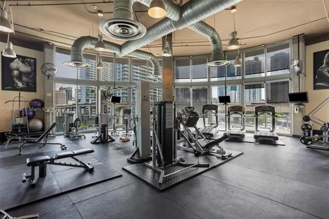 $405,000 | 690 Southwest 1st Court, Unit 1213, Miami, FL 33130