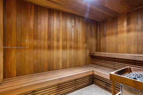 $405,000 | 690 Southwest 1st Court, Unit 1213, Miami, FL 33130