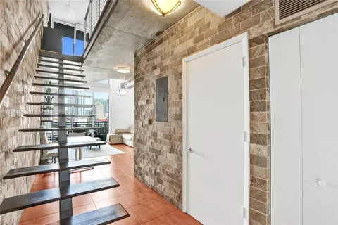 $405,000 | 690 Southwest 1st Court, Unit 1213, Miami, FL 33130